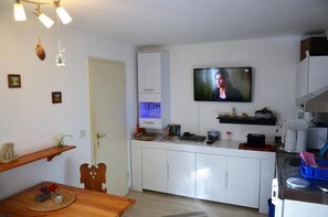 Living area. Picture 4