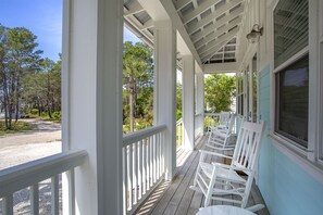 21-Backyard-Bliss-Front-Porch