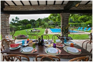 Outdoor dining