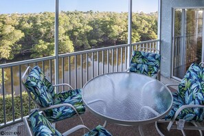 You can look forward to hours of relaxation out on your screened in lanai.