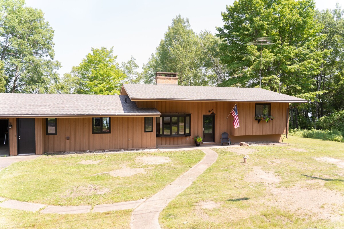 Newly Renovated House on Lake Superior with Private Beach