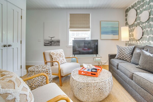 Nantucket Vacation Rental | 1BR | 2BA | 1,100 Sq Ft | Stairs to Access