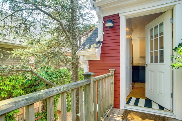 Nantucket Vacation Rental | 1BR | 2BA | 1,100 Sq Ft | Stairs to Access