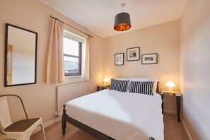 Wood Street Cottage, Barnard Castle - Host & Stay