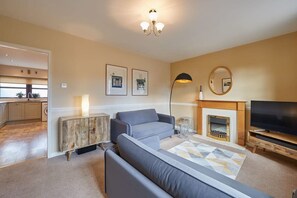 Wood Street Cottage, Barnard Castle - Host & Stay