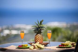 Unbelievable Ocean Views and lovely Kailua Bay.