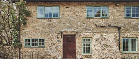 The exterior of Blackdown Cottage, Devon