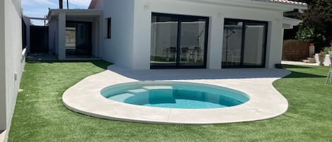 Casa con piscina privada
