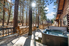 Private Hot Tub! - Private Hot Tub with amazing views!