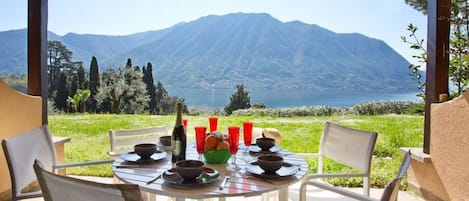 Breakfast time on your lake view terrace