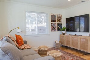 60" Smart TV