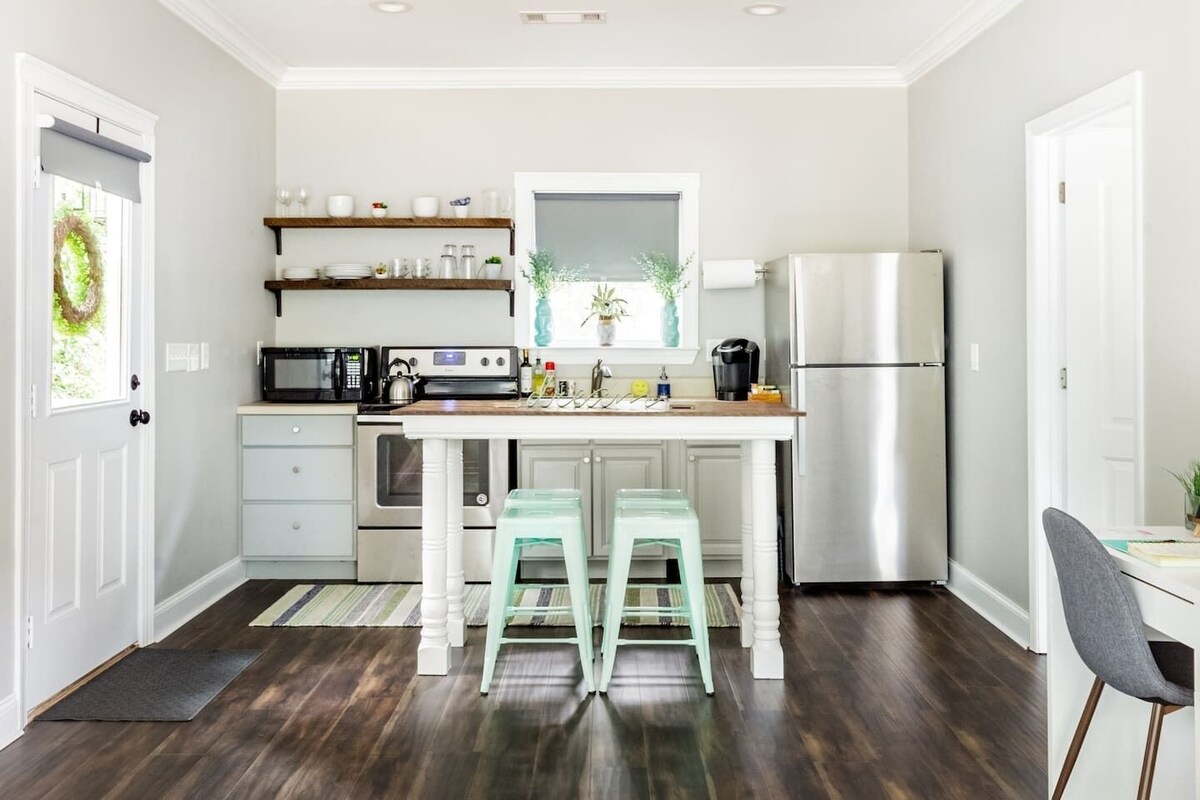 Cozy Detached Apartment in a Secluded Locale