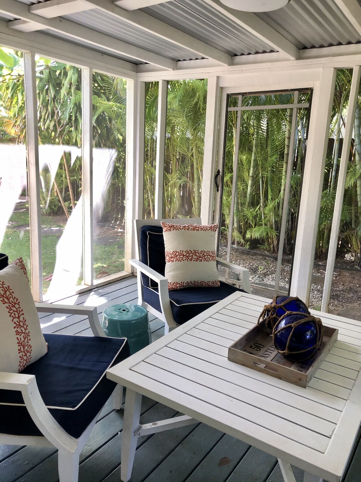 Hale Makai – Charming Surf Cottage By The Sea!