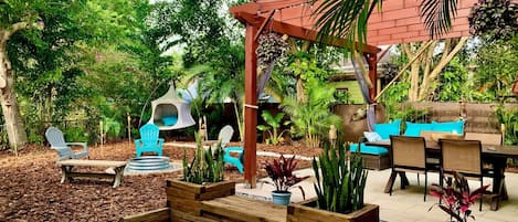 Relax under the palms in your backyard  **note treepod no longer hanging**