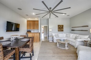 Living Area, 1st Floor