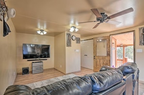 Living Room | Smart TV