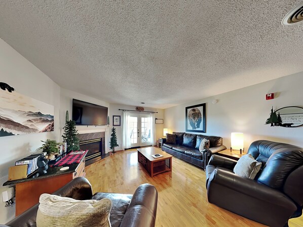 Welcome to Top O' the Pines Whispering Pines 253