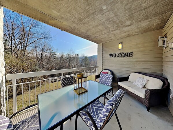 Welcome to Smoky Mountain Bliss Whispering Pines 323
