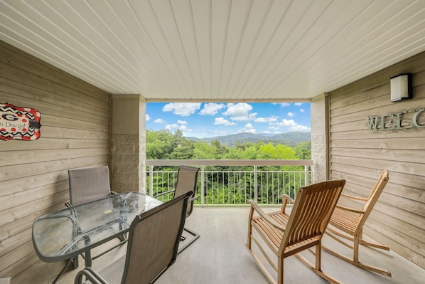 You Have Arrived - Welcome to your own personal paradise and enjoy a vacation fit for royalty!