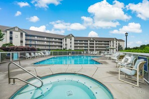 Revel in the Hot Tub Day or Night - After a day of hiking, golfing, or skiing, a soak in the hot tub is just the restorative treat you need. Or bask in the steamy water at night, under a canopy of stars—so romantic!