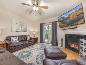Relax Your Way - Whether you’re watching a movie on the flat-panel TV with cable, surfing the web via the free Wi-Fi, or enjoying après-ski drinks by the fireplace, you’ll feel right at home at River Rush Cedar Lodge 301.