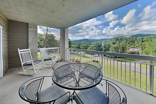 Welcome to We've Got It All Whispering Pines 521