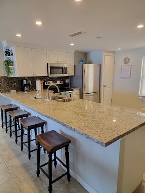 kitchen island 