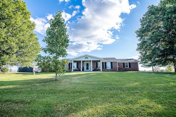 Surrounded by farmland & 5 min. from downtown Winchester