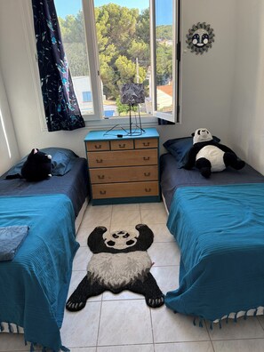 chambre ) 2 lits