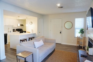 Comfortable Studio w/ all necessities for an easy stay