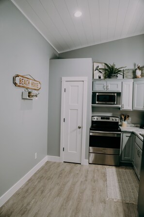 Kitchen (2)
