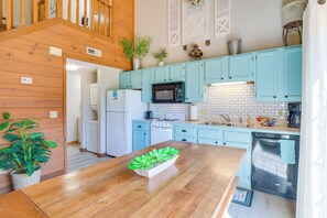 Dining Area & Kitchen | 1st Floor