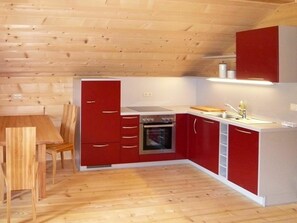 Cabinetry, Countertop, Furniture, Property, Building, Kitchen, Drawer, Wood, Kitchen Appliance, Kitchen Stove