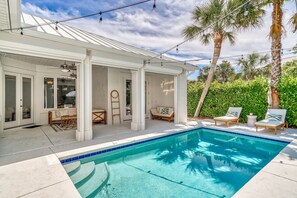 Stunning Private Pool!