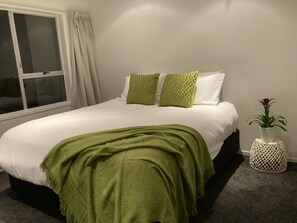 Master bedroom, King size bed