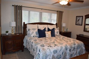 Master bedroom (King size comfortable bed)..new linens