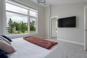 Our main bedroom is equipped with a 42 inch 4k TV for those relaxing stay in bed all day moments