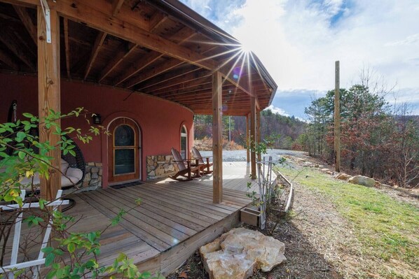 Enjoy mornings on the front porch, watch the sun rise, and remember what it is to be with nature.  The secluded mountain setting must be experienced to fully appreciated. 