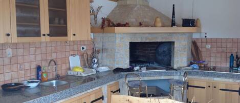 Kitchen area. Kitchen and dining room.