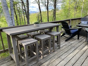 Al Fresco Dining with a Mountain View