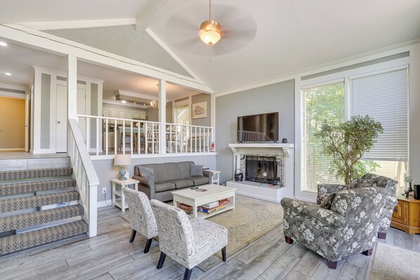 Osage Beach Vacation Rental Cabin | 3BR | 4BA | 2,328 Sq Ft | Stairs Required