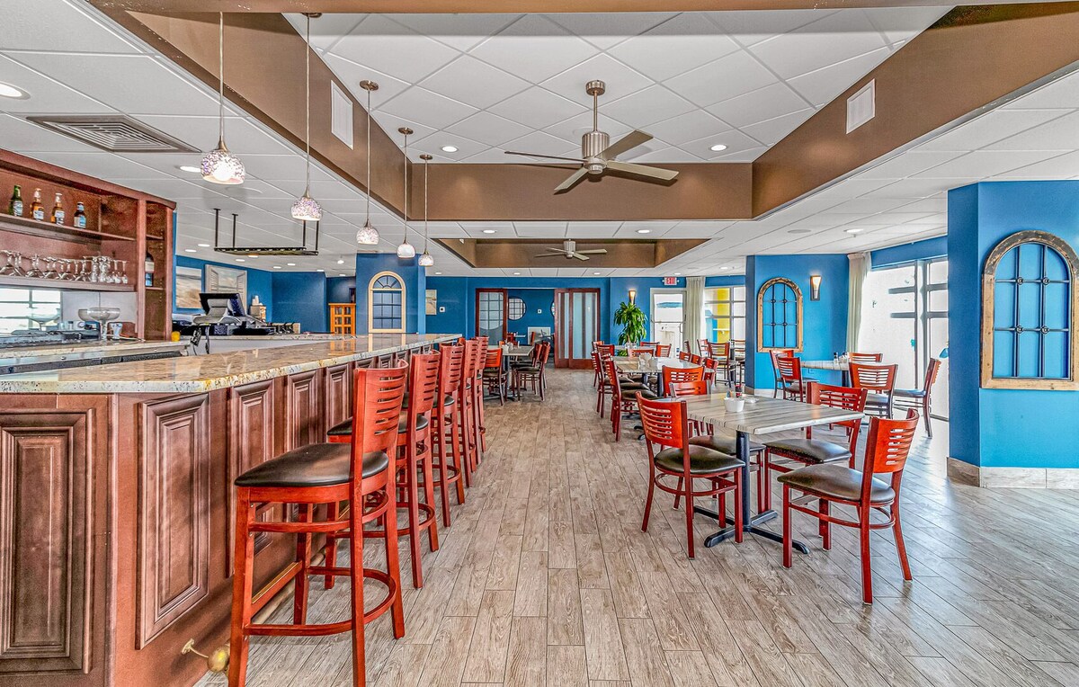 Coastal Beachfront Paradise! Resort Style Amenities With No Hidden Resort Fees!