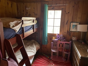 Guest Room 2 - bunk beds