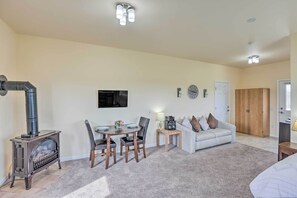 Studio | Gas Fireplace