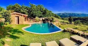 Pool. Pool aria