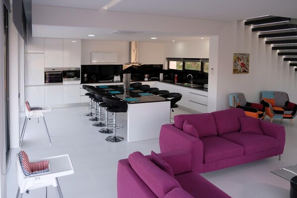 Kitchen area. Open kitchen