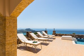 Aspect of the terrace!