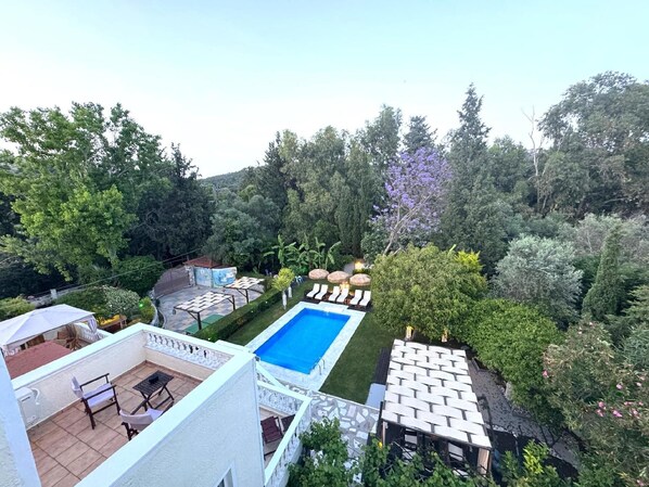 Panoramic view of garden area from balcony