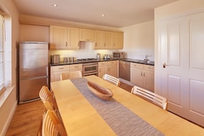 The Scuttlebutt Townhouse, Whitby - Host & Stay