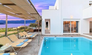 Pool & View | HotelPraxis Group